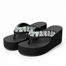 Par sandália plataforma rhinestone preta fundo branco